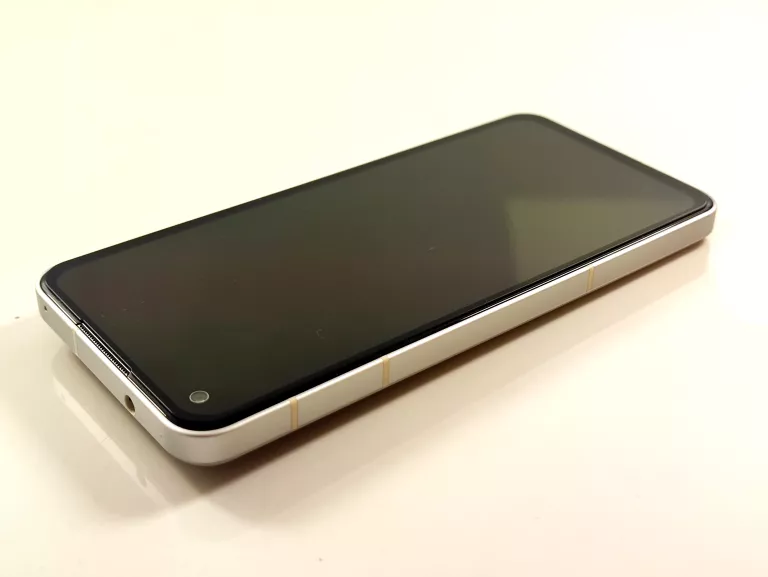 TELEFON ASUS ZENFONE 9 8 GB / 128 GB