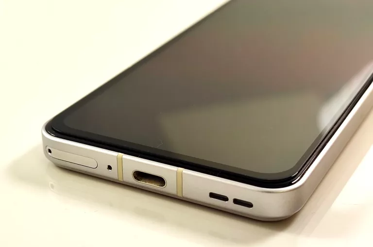 TELEFON ASUS ZENFONE 9 8 GB / 128 GB