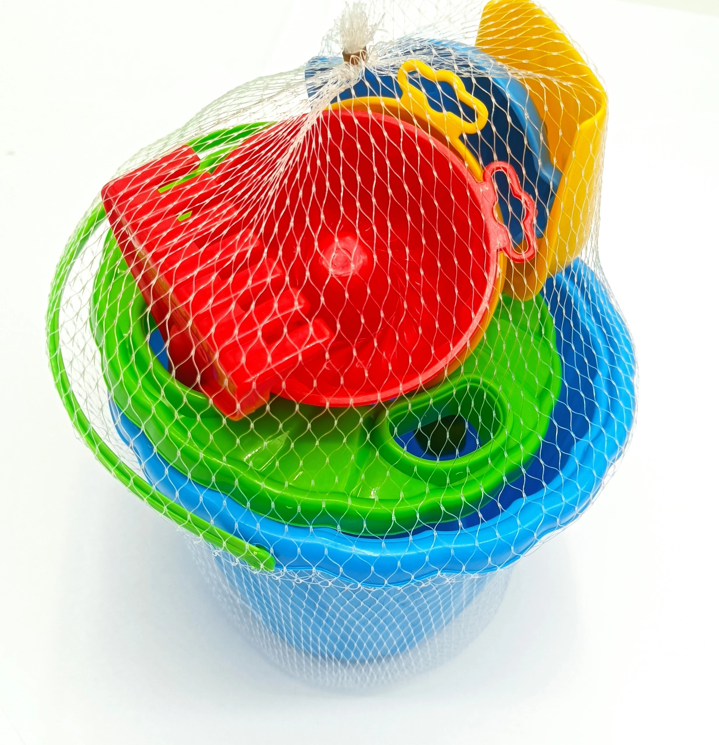 zestaw-plazowy-dzieciecy-wiaderko-z-foremkami-stan-powystawowy