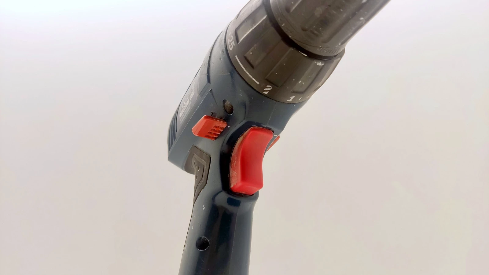 wkretarka-bosh-gsr-1800-li-2x-aku-ladowarka-walizka-kod-producenta-gsr-1800-li