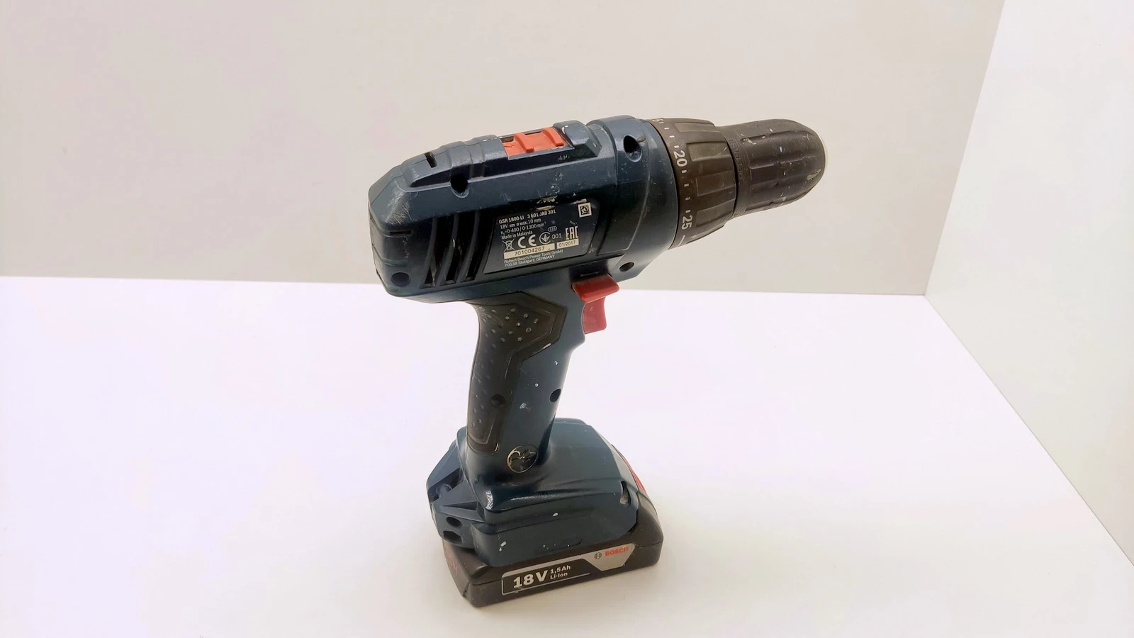 wkretarka-bosh-gsr-1800-li-2x-aku-ladowarka-walizka-rodzaj-silnika-silnik-szczotkowy