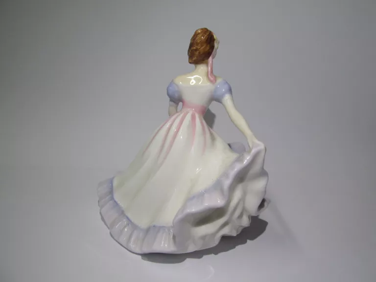 PORCELANOWA FIGURKA ROYAL DOULTON - NINETTE