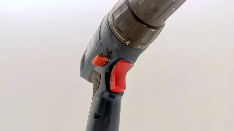 wkretarka-bosh-gsr-1800-li-2x-aku-ladowarka-walizka-kod-producenta-gsr-1800-li