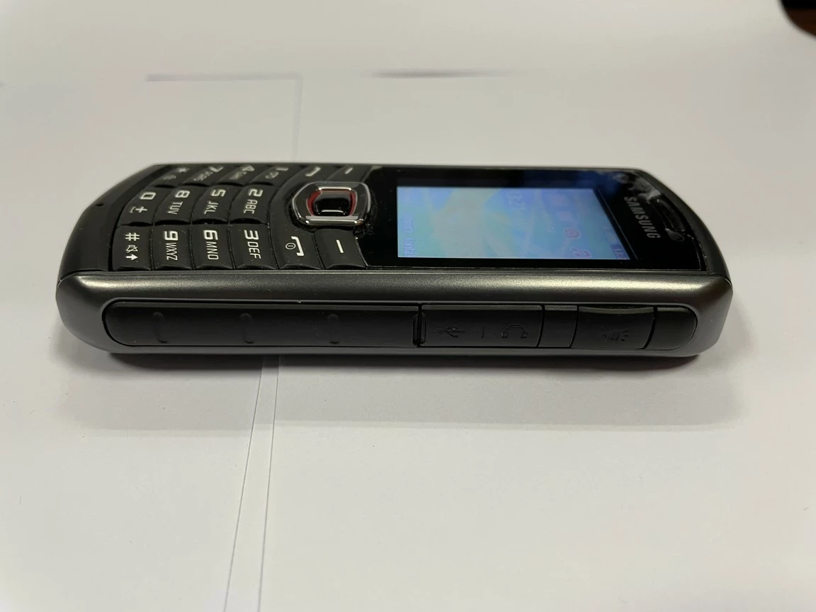 telefon-samsung-b2710-solid-zadbany-komplet-ean-gtin-8806071114118