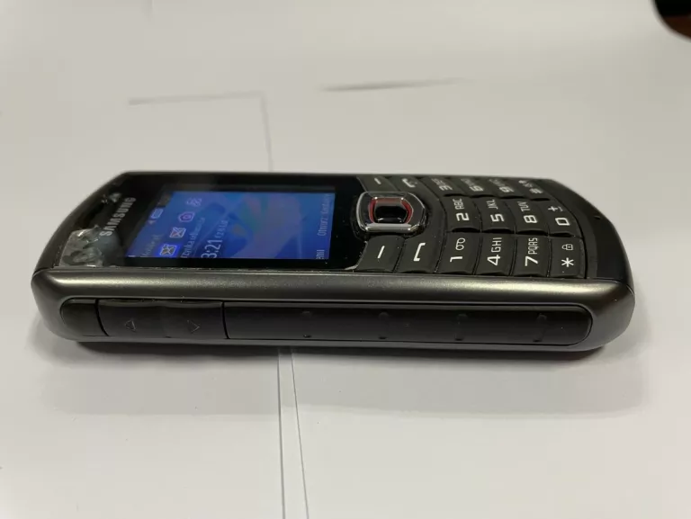 TELEFON SAMSUNG B2710 SOLID ZADBANY KOMPLET
