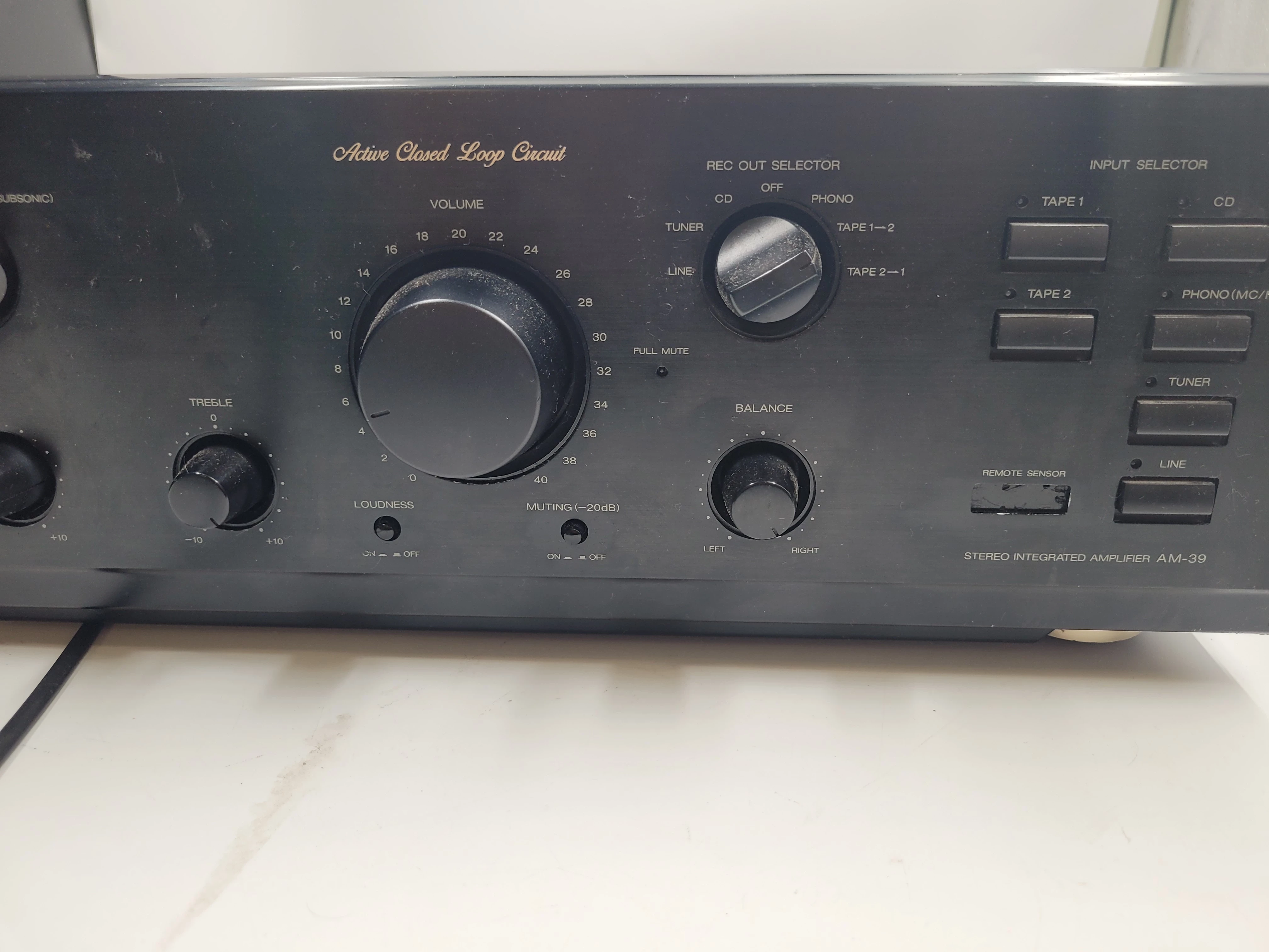 akai-am-39-melodyjny-wysoki-wzmacniacz-stereo-kolor-czarny