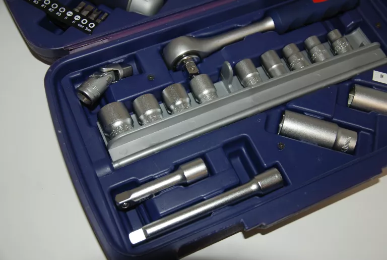 KLUCZE NASADOWE RUBBERMAID - AKCESORIA 31SZT.