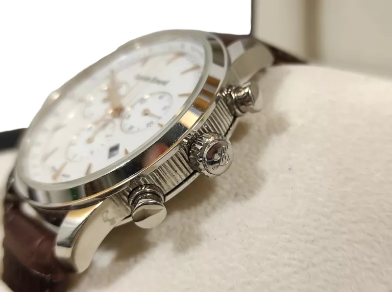 ZEGAREK MĘSKI LOUIS ERARD 13900AA10 BDC101 SWISS MADE