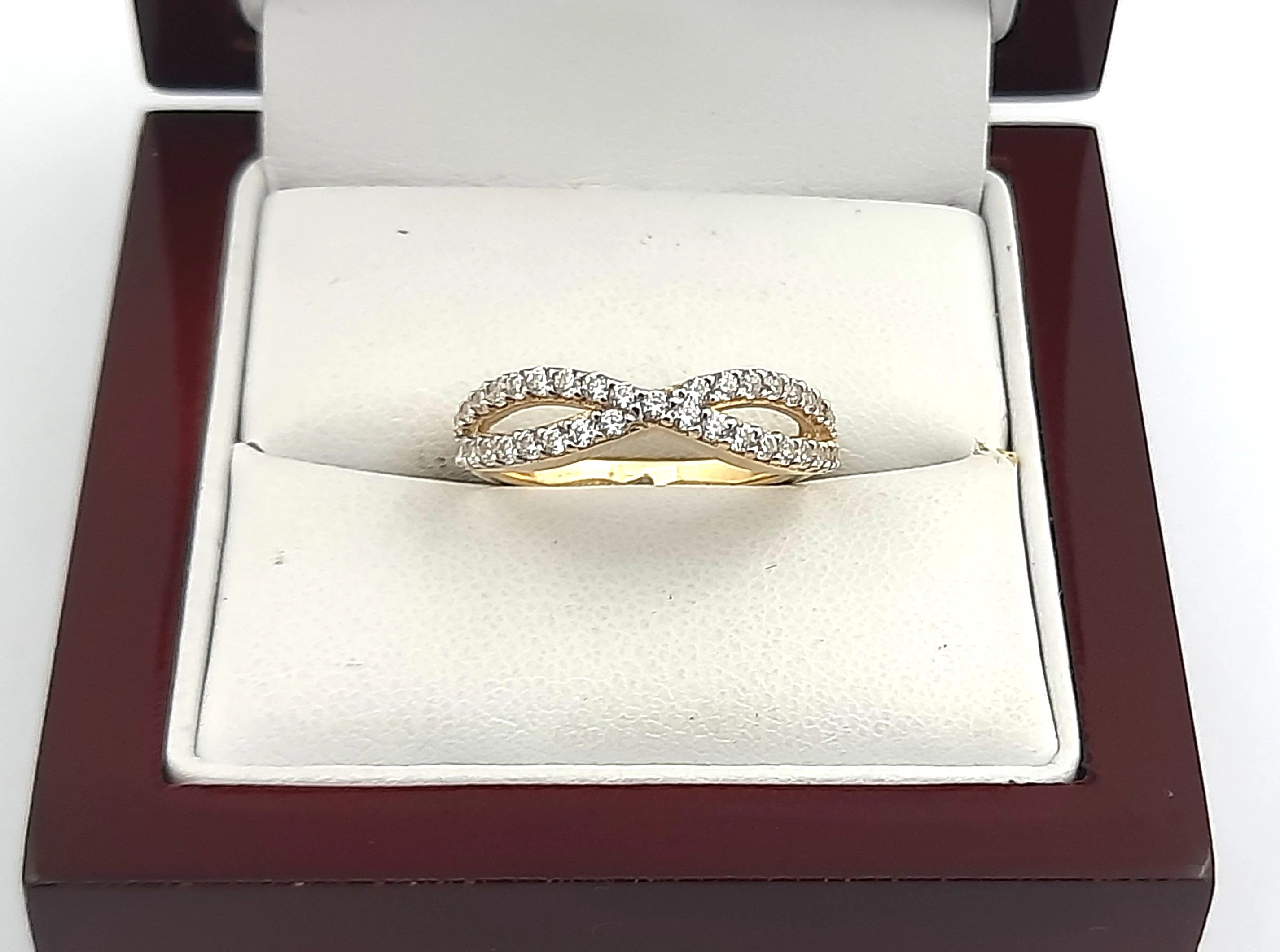 zloty-pierscionek-z-cyrkoniami-pr585-260g-r13-waga-18