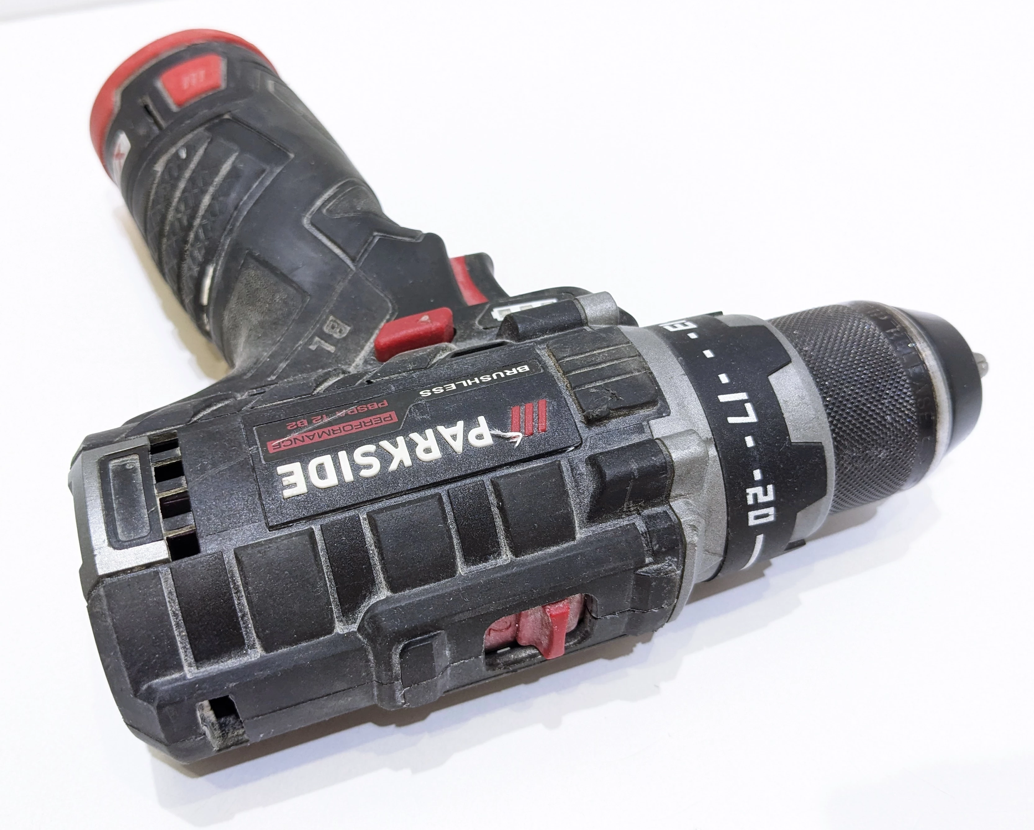 wiertarko-wkretarka-bezudarowa-parkside-performance-pbspa-12-b2-typ-uchwytu-samozaciskowy