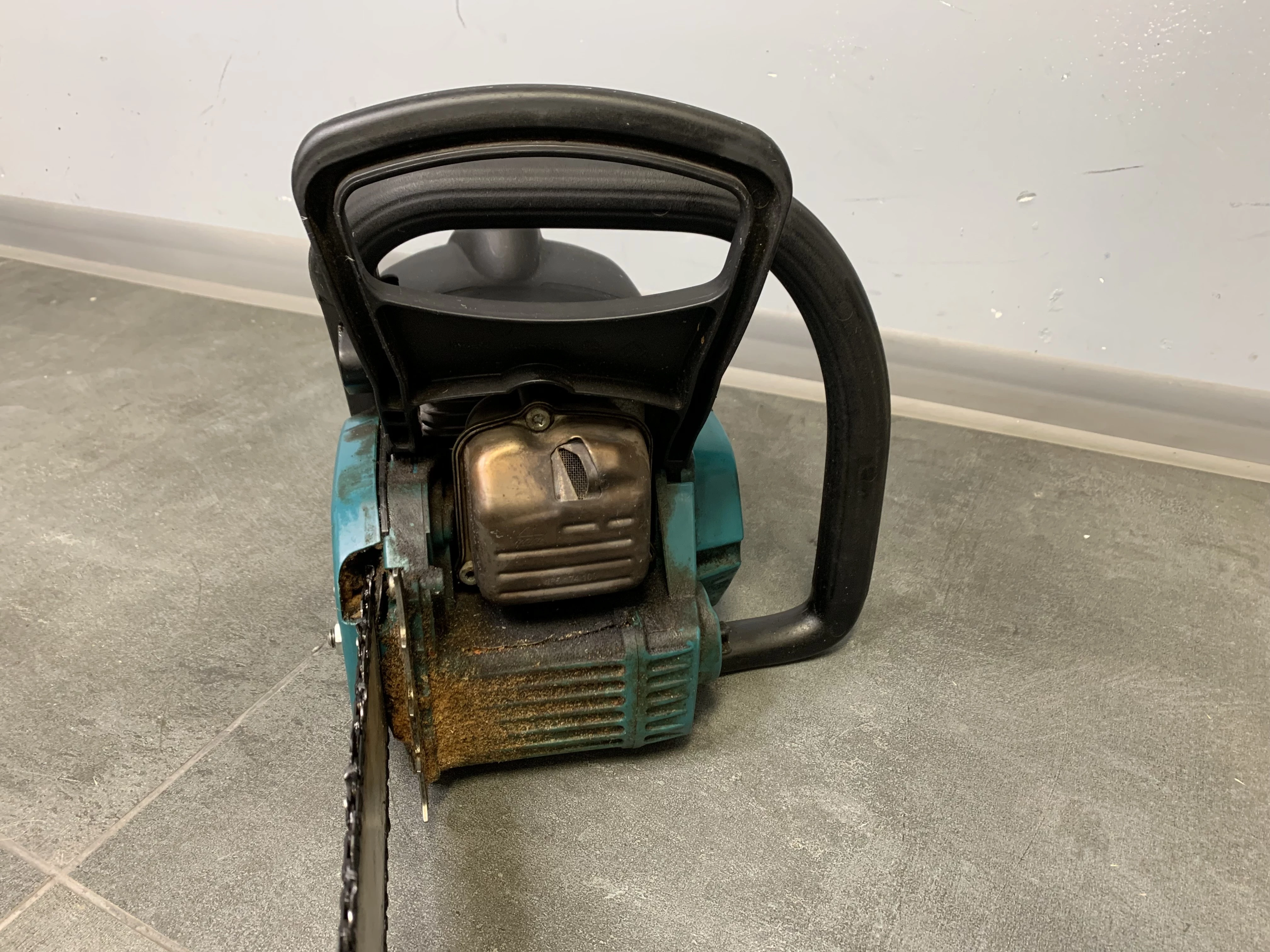 pila-spalinowa-makita-ea3200s-kosciuszki-43-myszkow