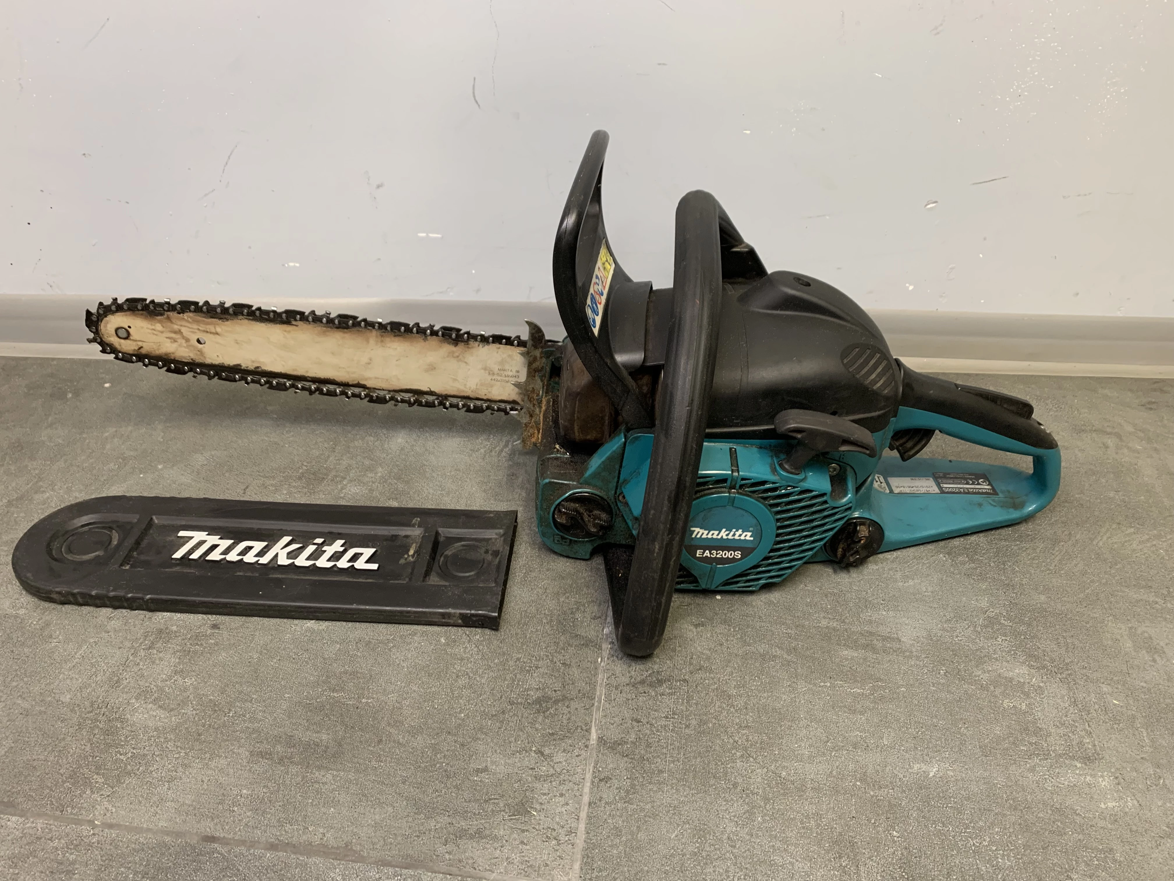 pila-spalinowa-makita-ea3200s-kosciuszki-43-myszkow