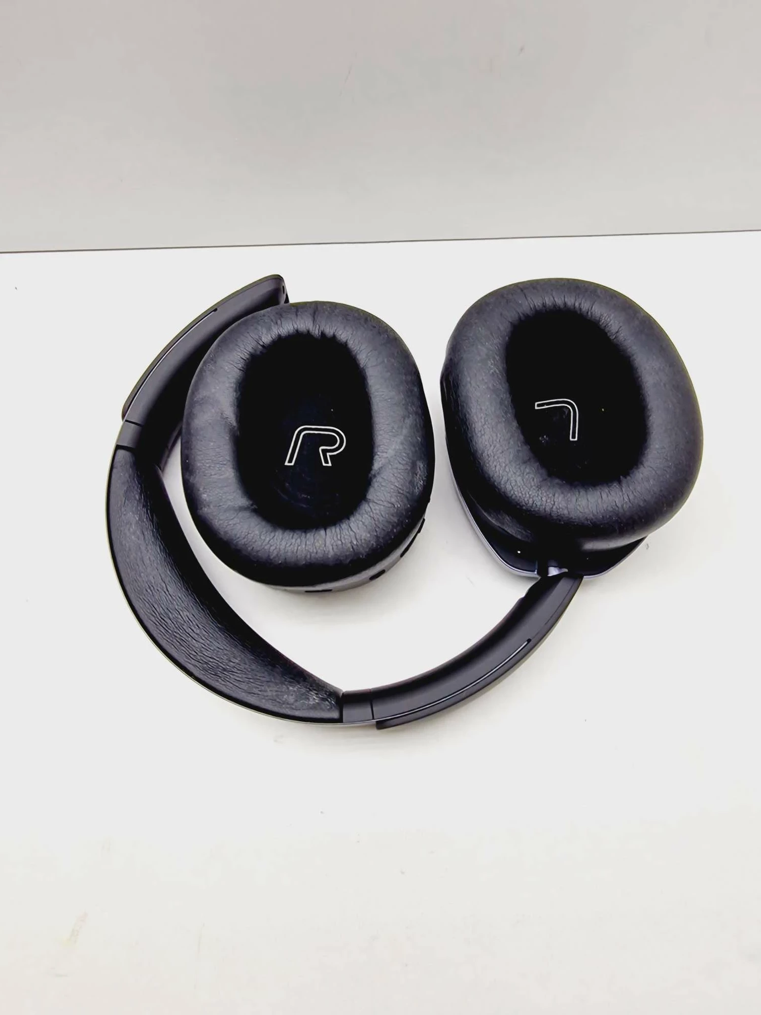 sluchawki-bezprzewodowe-wokoluszne-edifier-wh950nb-stan-11323-2