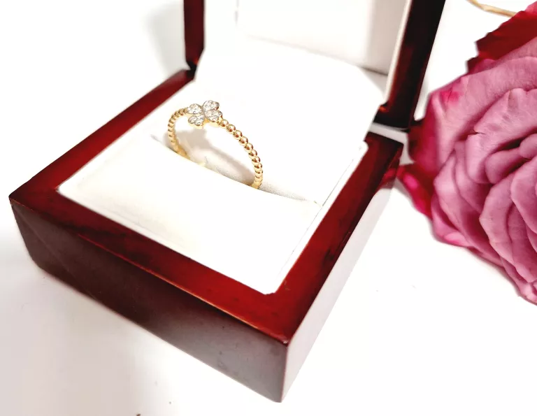 zloty-pierscionek-koniczyna-z-cyrkoniami-pr585-182g-r21-marka-226434-1704211