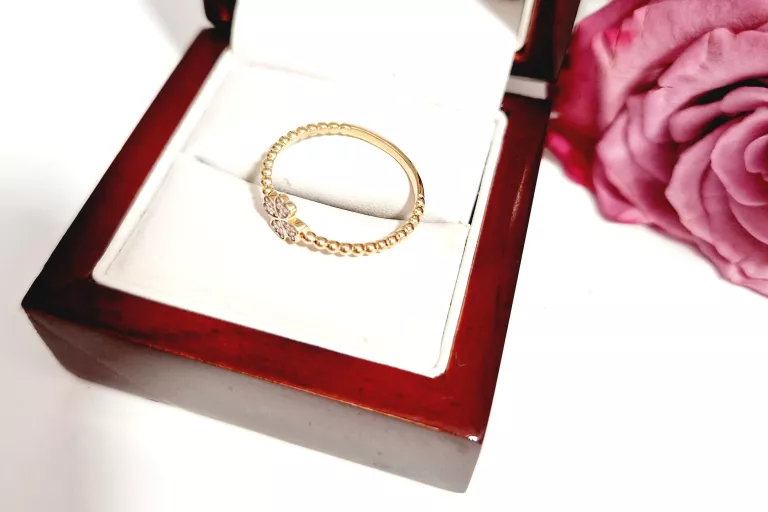 zloty-pierscionek-koniczyna-z-cyrkoniami-pr585-182g-r21-rodzaj-2205-2