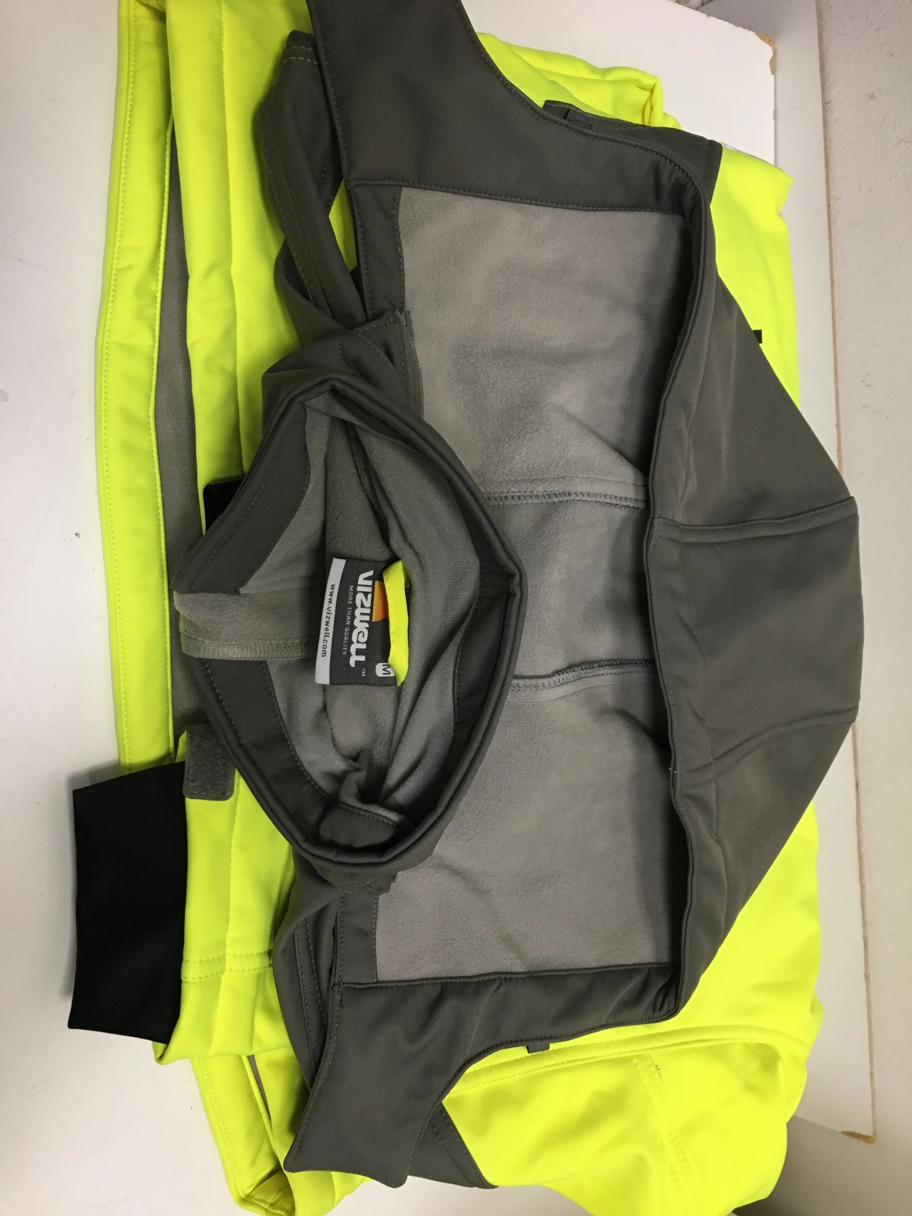 kurtka-softshell-ostrzegawcza-vizwell-vwjk267-rozm-marka-vizwell