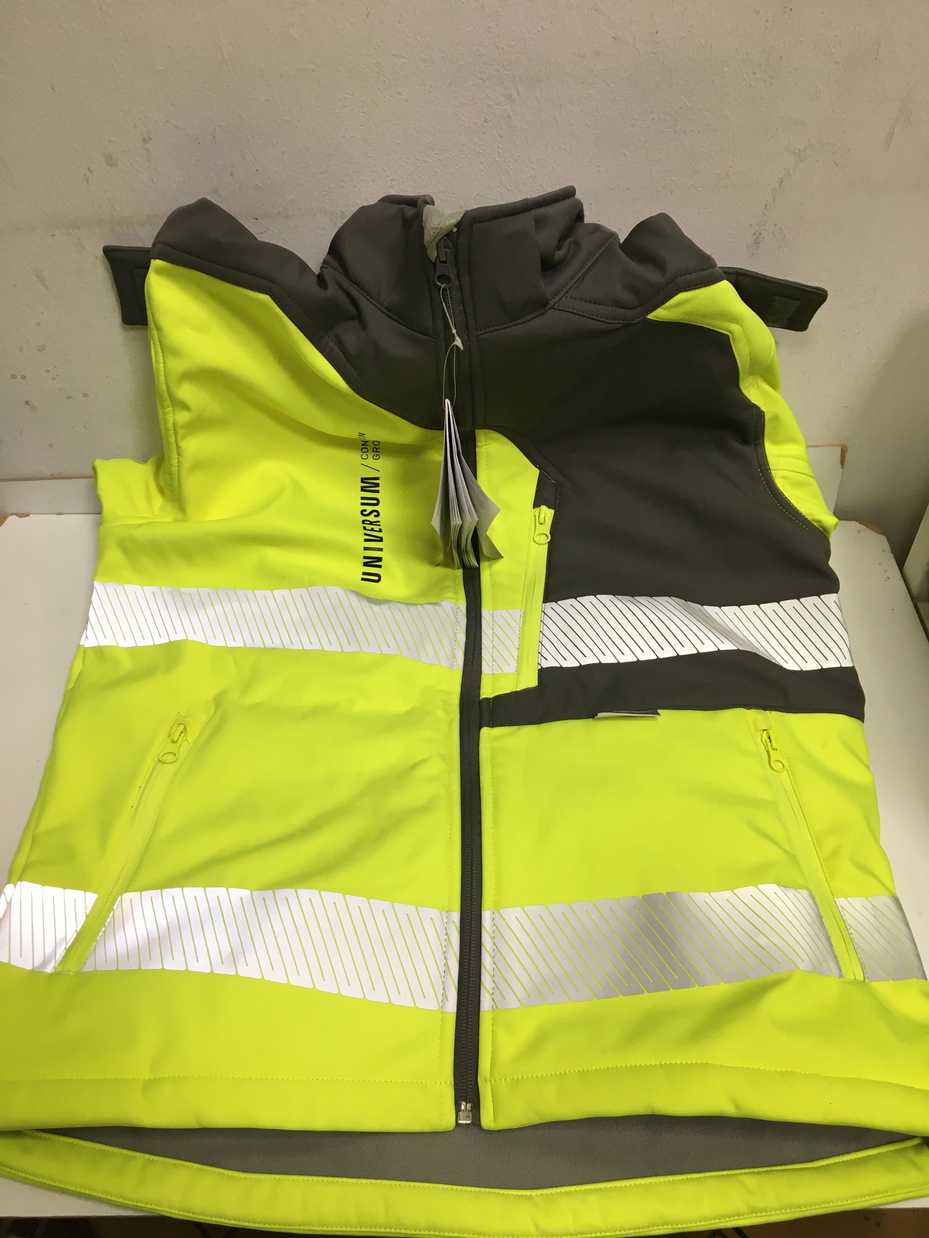 kurtka-softshell-ostrzegawcza-vizwell-vwjk267-rozm-stan-powystawowy