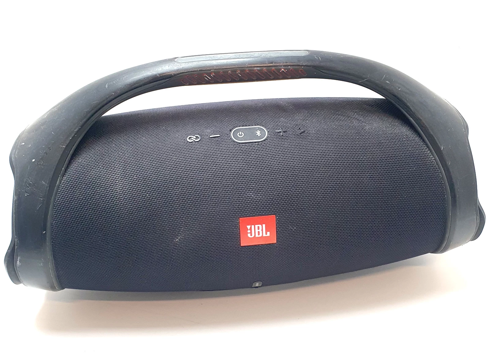 glosnik-jbl-boombox-2-funkcje-funkcja-powerbanku