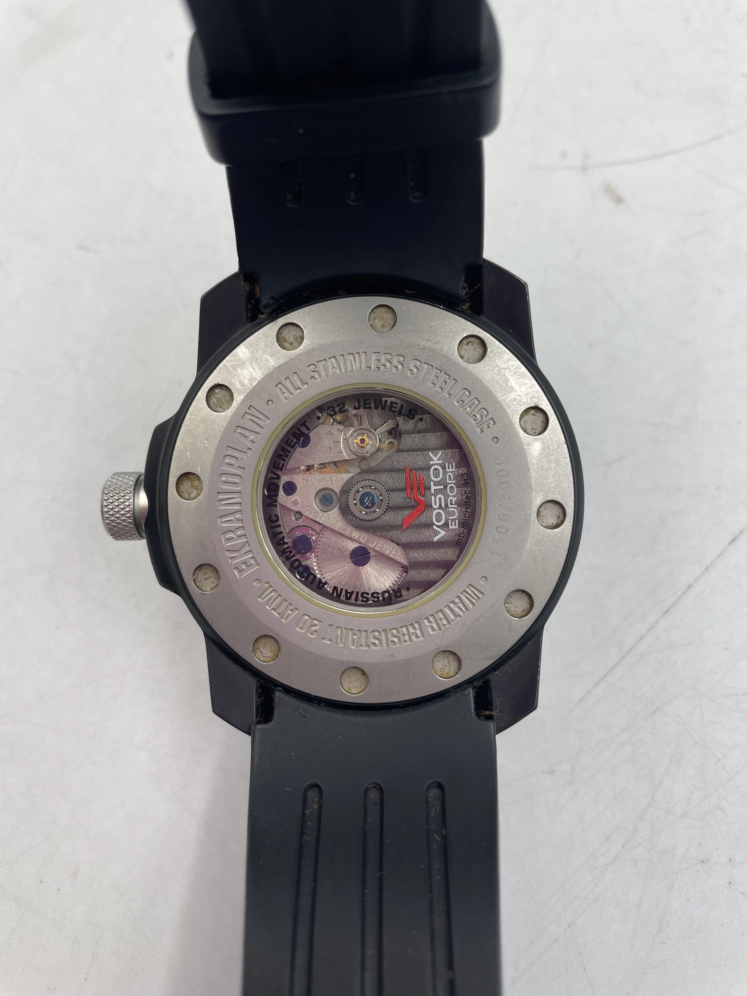 vostok-europe-caspian-sea-monster-rodzaj-analogowe