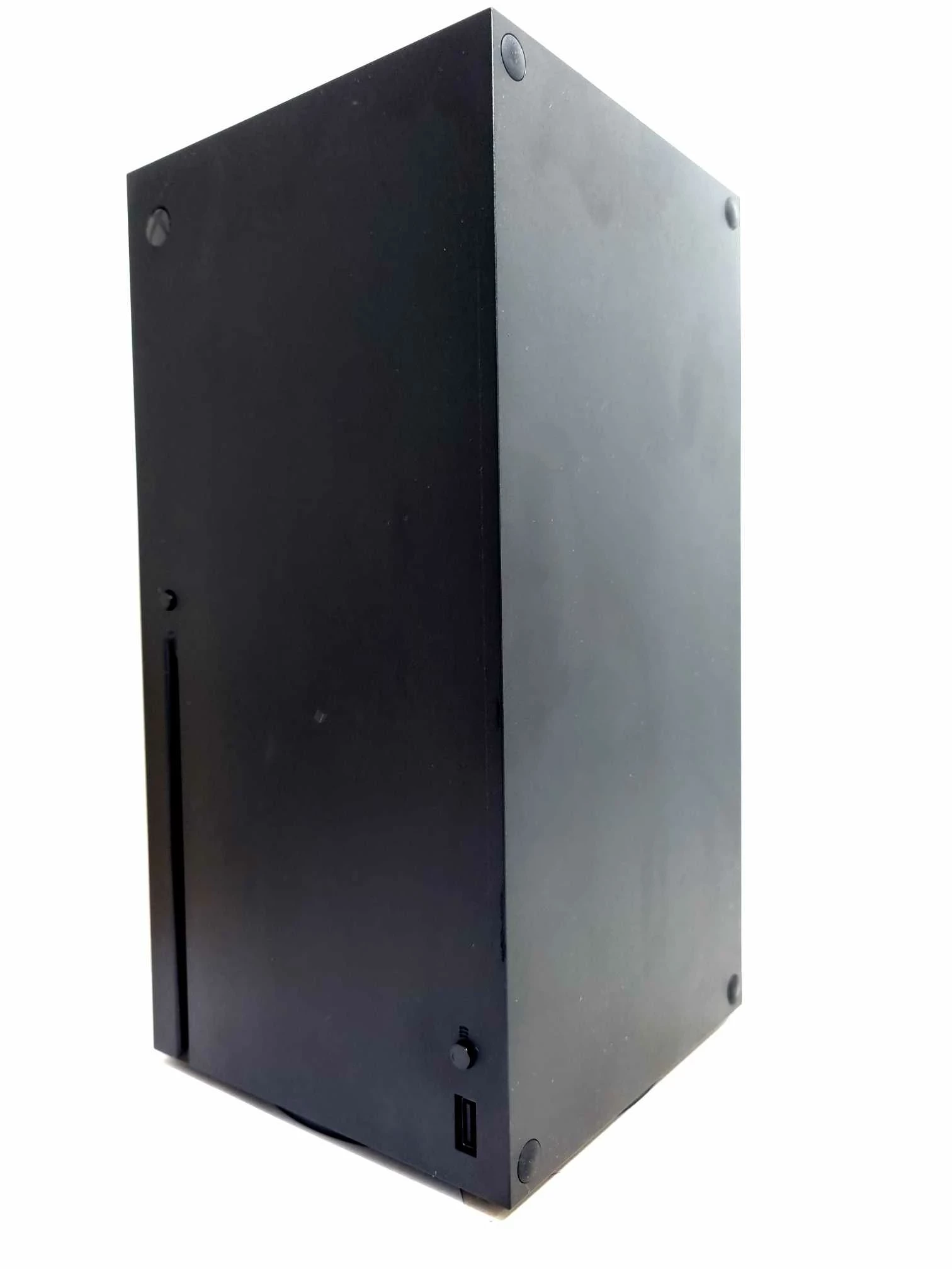 konsola-xbox-series-x-bez-pada-okablowanie-stan-uzywany