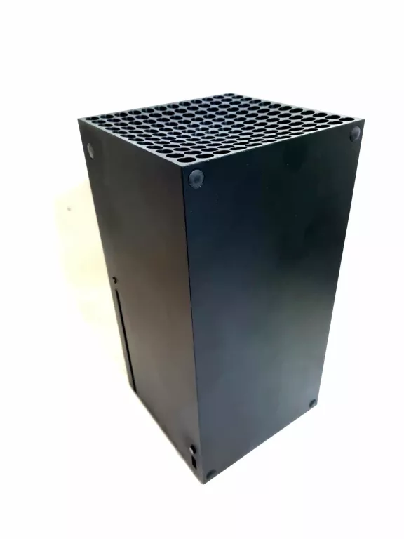 KONSOLA XBOX SERIES X BEZ PADA OKABLOWANIE