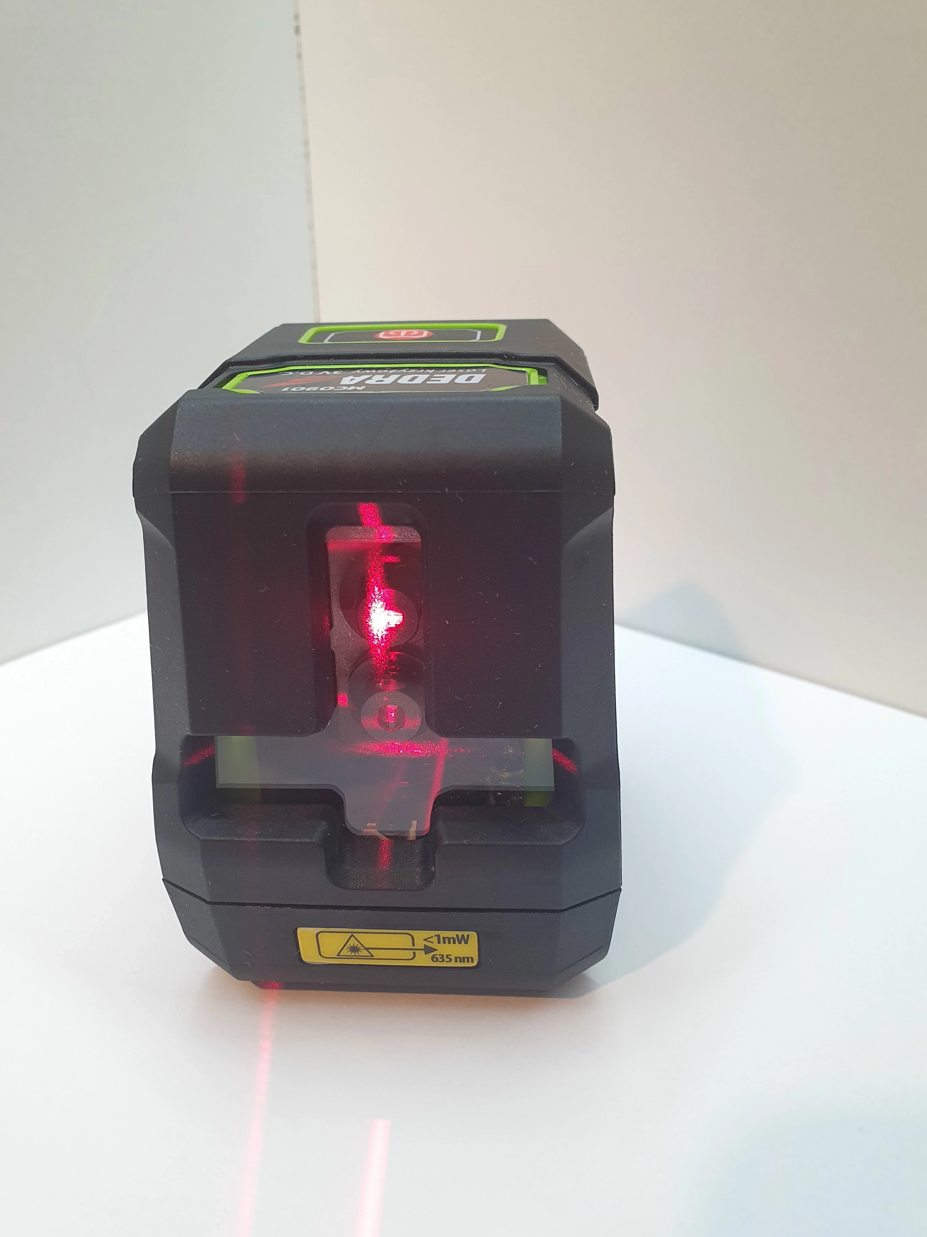 laser-krzyzowy-dedra-mc0901-etui-maksymalny-zasieg-pracy-20