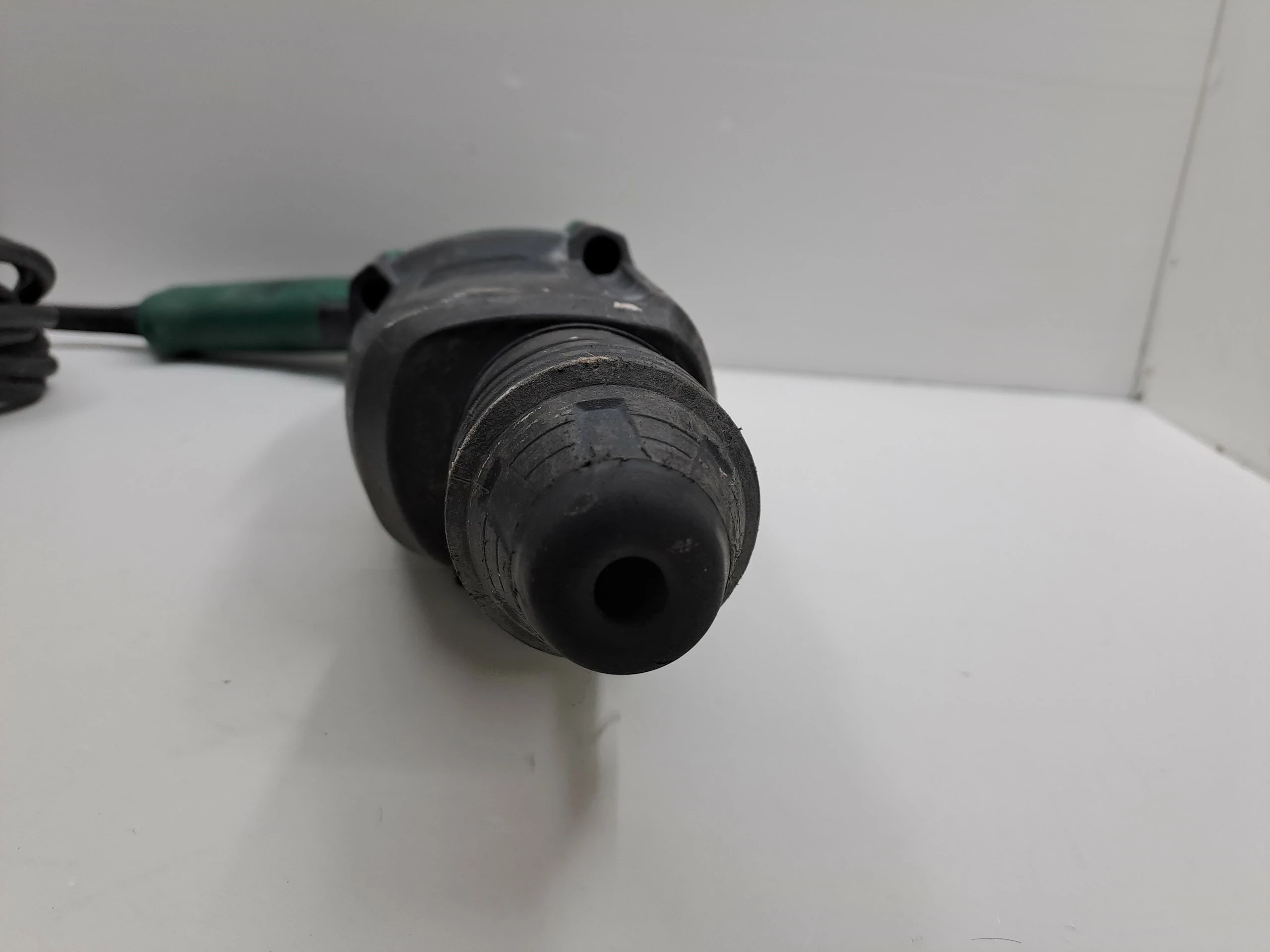 mlotowiertarka-mlot-udarowy-800w-energia-udaru-250