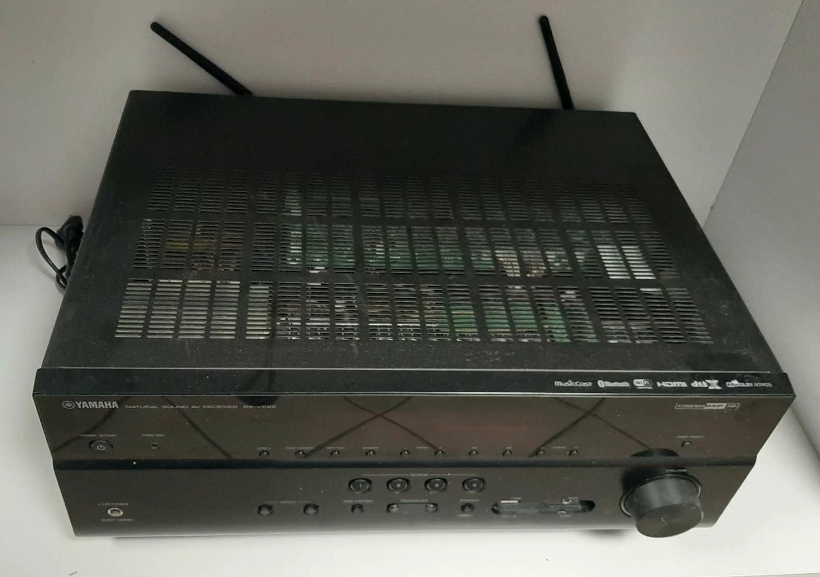 amplituner-yamaha-rx-v685-marka-yamaha