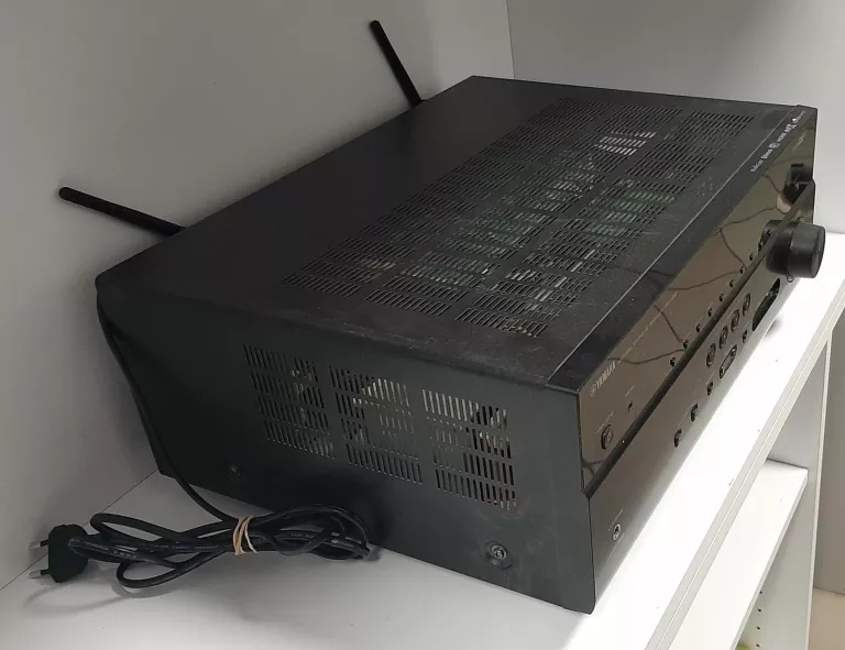 amplituner-yamaha-rx-v685-product-id-1ec10cba-6911-4ccf-905c-ddfecdf74565