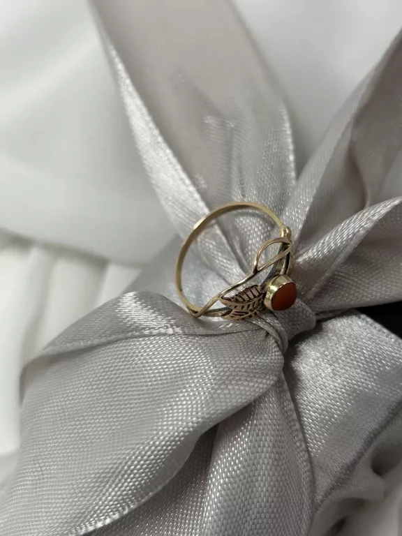 zloty-pierscionek-z-koralem-585174g-rozm-15-kamien-cyrkonia