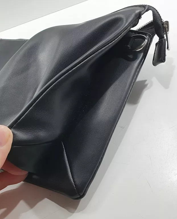 torebka-czarna-reserved-stan-uzywany