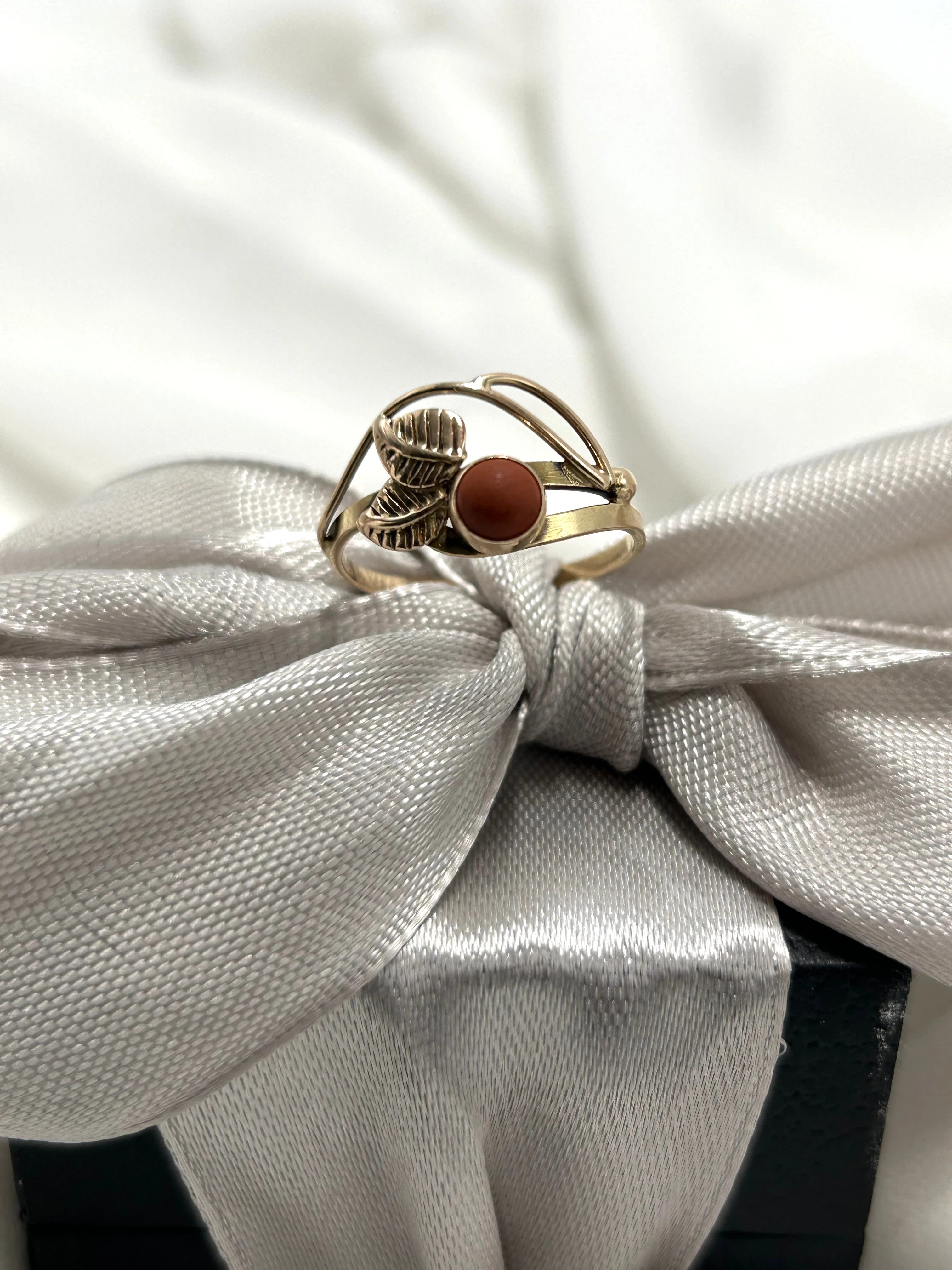 zloty-pierscionek-z-koralem-585174g-rozm-15-obroncow-wybrzeza-2a-gdansk