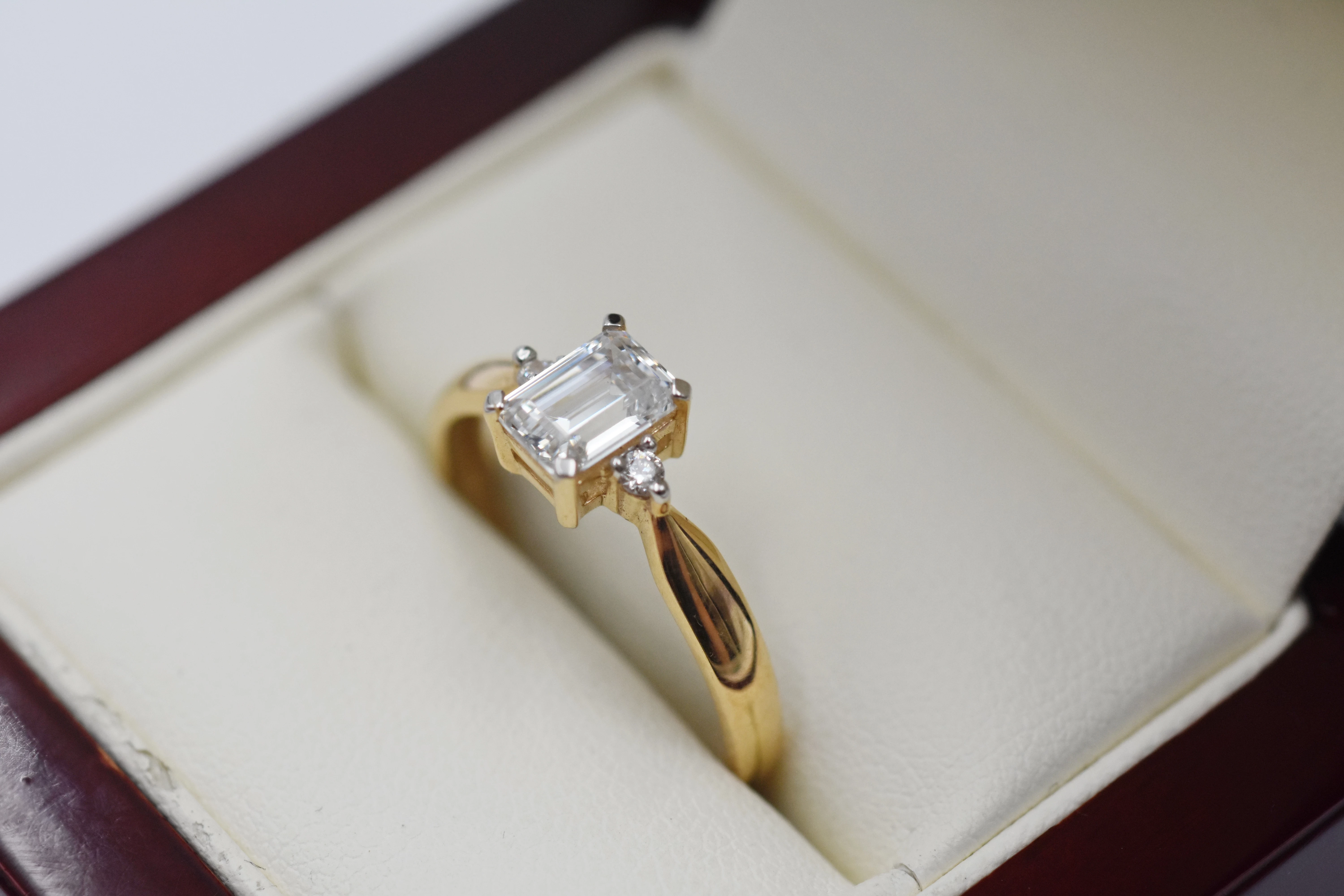 zloty-pierscionek-585-14k-281g-22r-material-15835-2