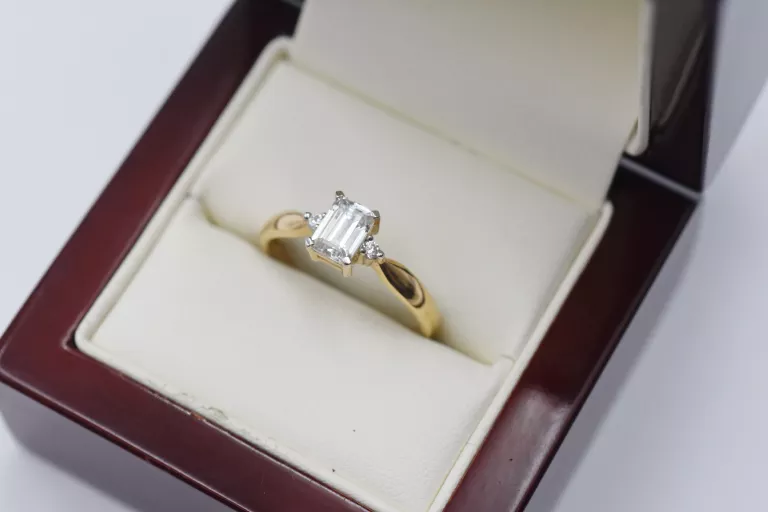 zloty-pierscionek-585-14k-281g-22r-ean-gtin-5903772003659