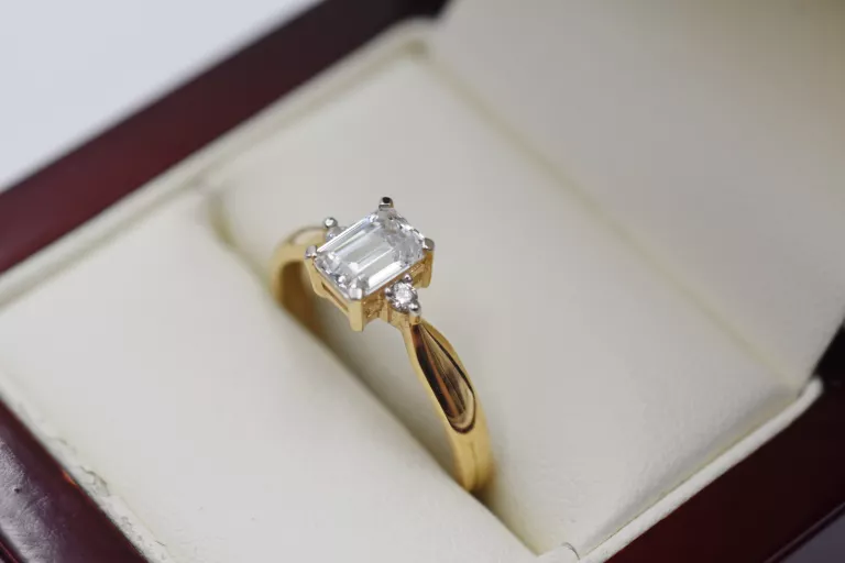 zloty-pierscionek-585-14k-281g-22r-material-15835-2