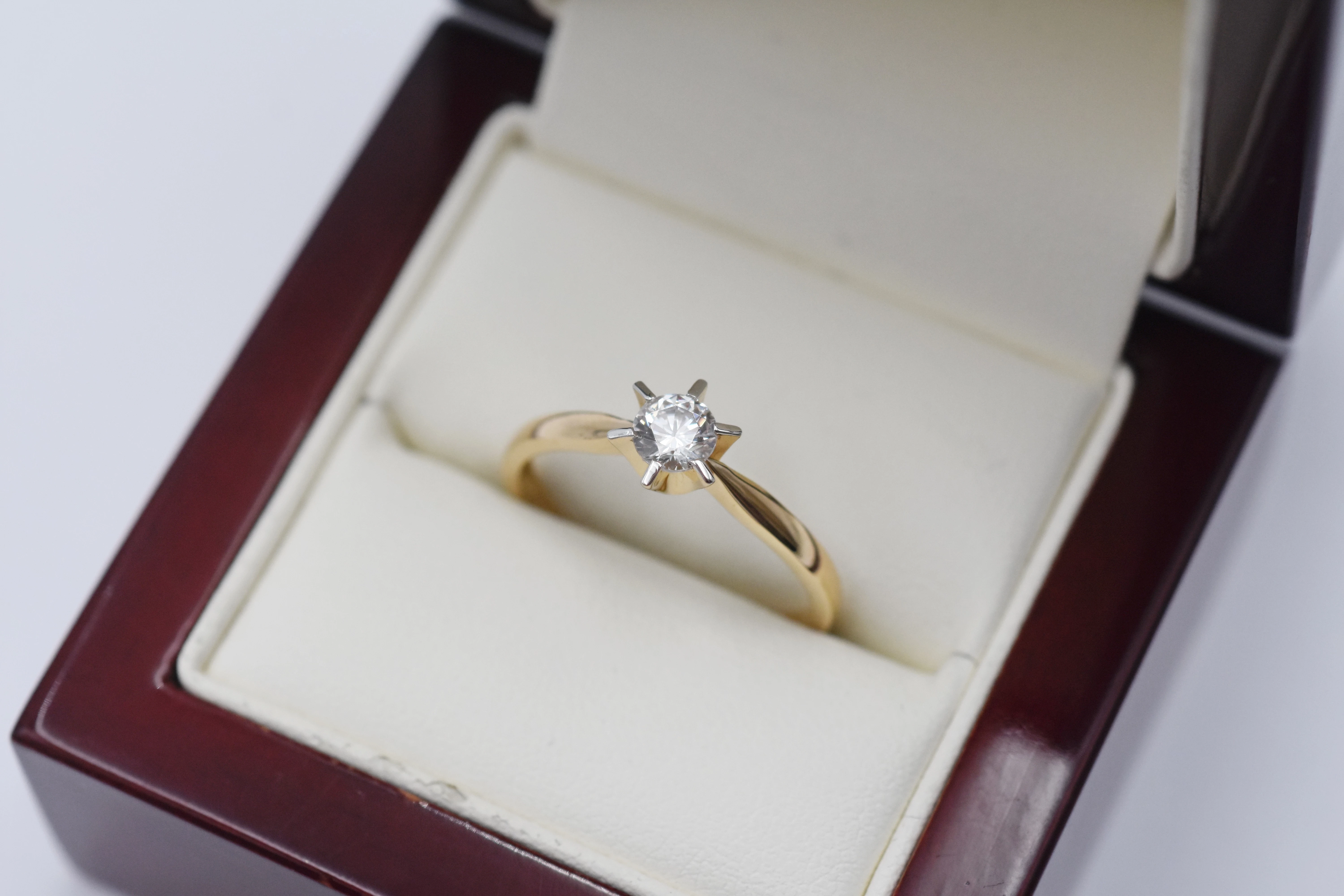 zloty-pierscionek-z-cyrkonia-pr585-14k-r22-255g-glogowska-160-poznan