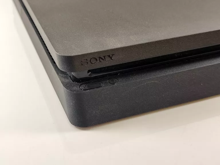 KONSOLA PLAYSTATION 4 SLIM 1000 GB + PAD