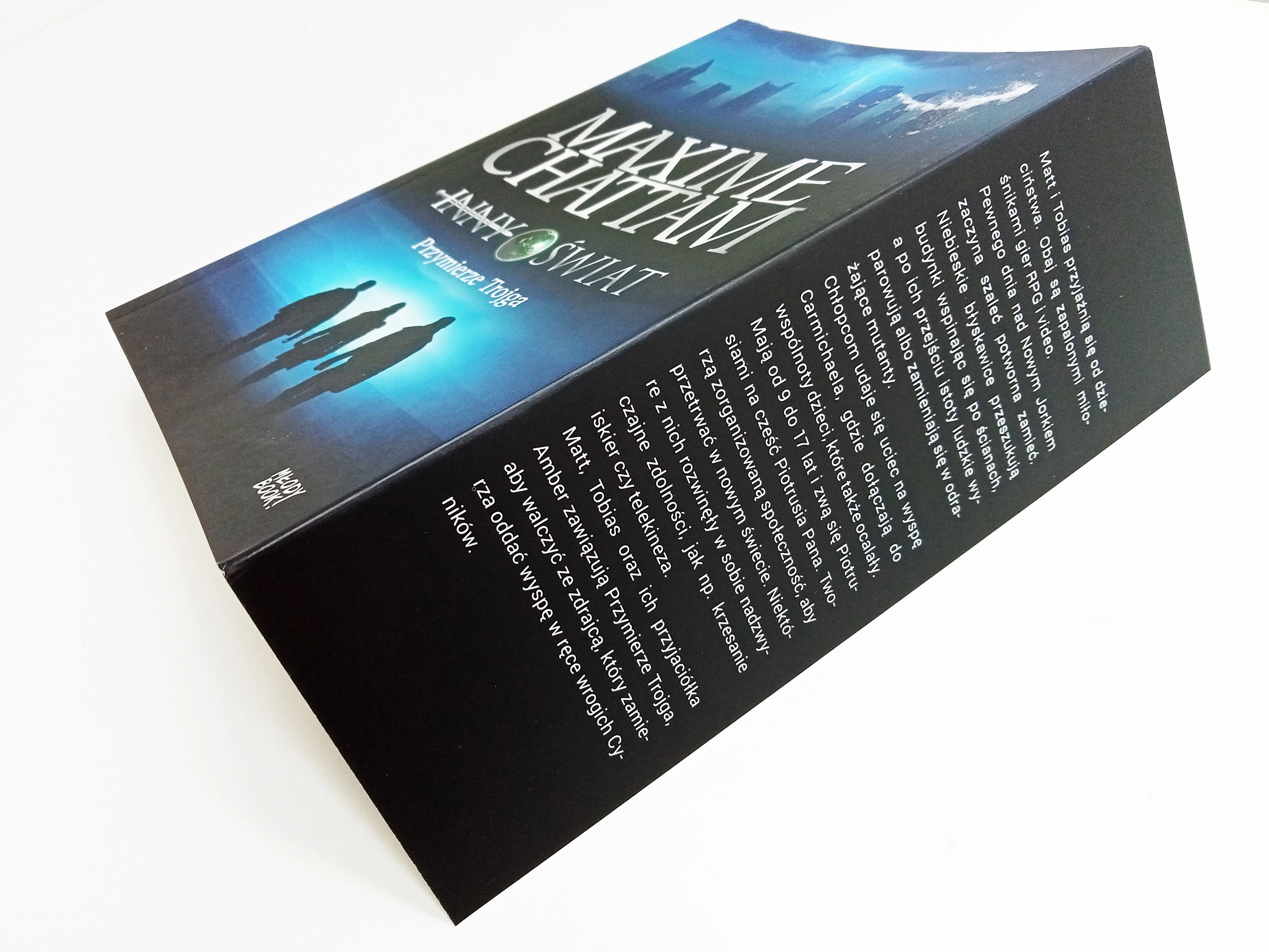 ksiazka-przymierze-trojga-inny-swiat-tom-1-maxime-chattam-okladka-75-1