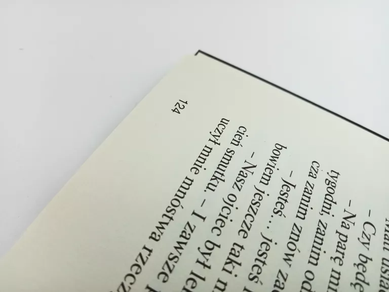 ksiazka-przymierze-trojga-inny-swiat-tom-1-maxime-chattam-rok-wydania-2017