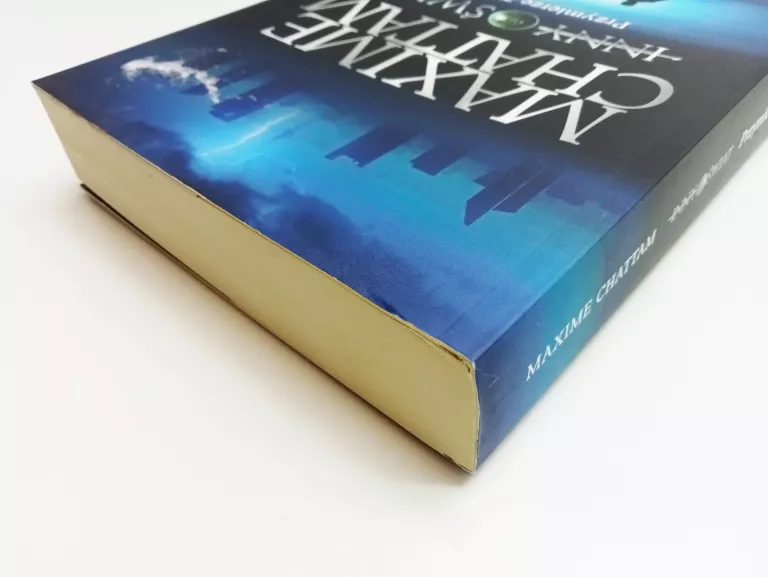 ksiazka-przymierze-trojga-inny-swiat-tom-1-maxime-chattam-tytul-inny-swiat-1-przymierze-trojga