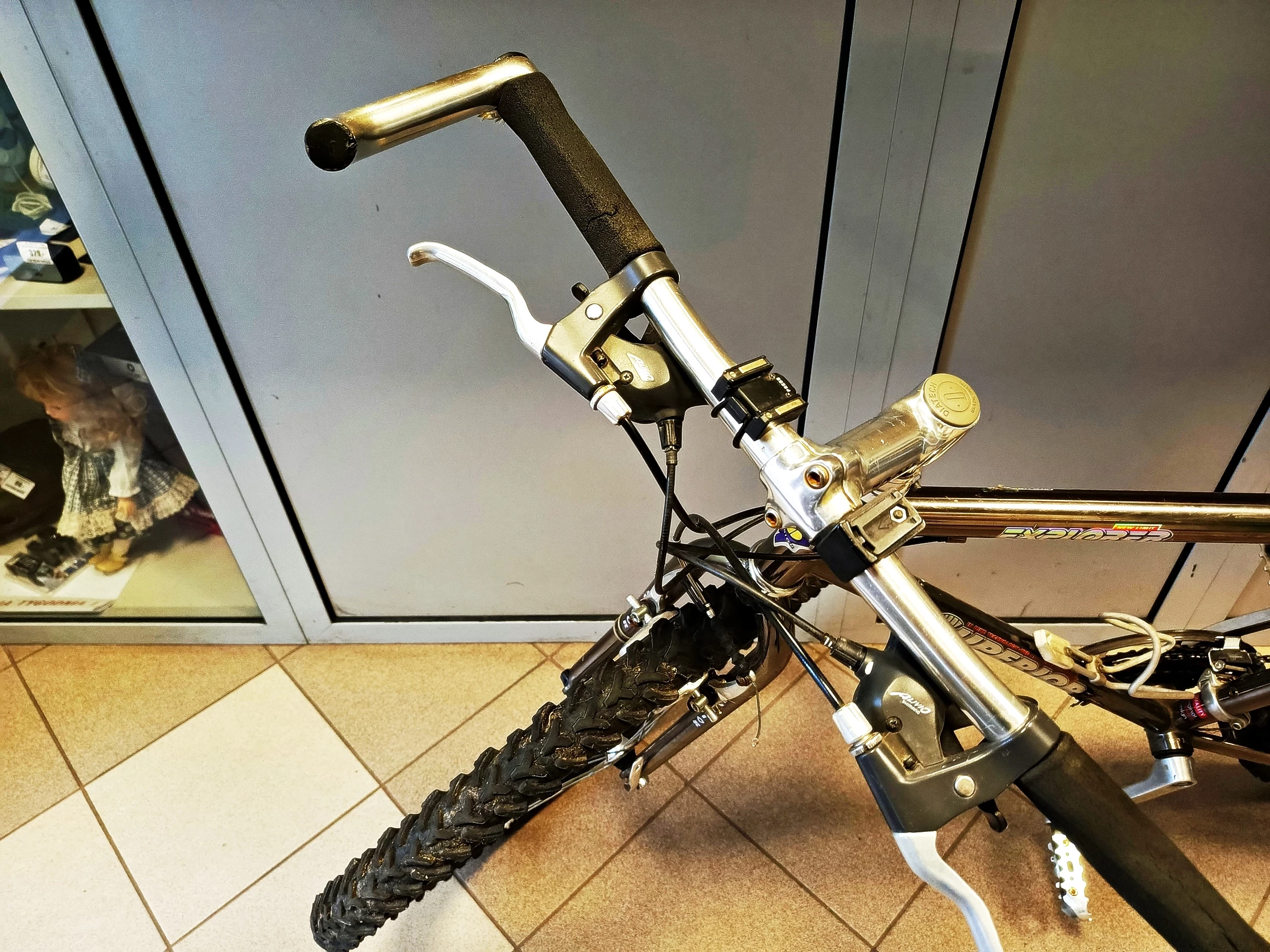 rower-gorski-explorer-superior-pro-kola-26-cali-powered-by-shimano-rozmiar-ramy-18-cali