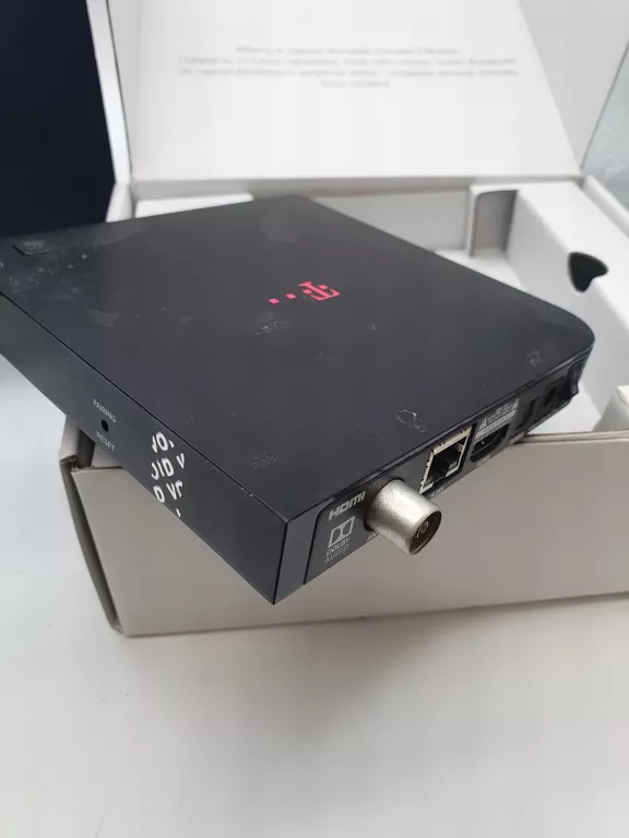 tuner-magenta-box-kaon-kstb6077-dvbt-2-android-tv-stan-uzywany