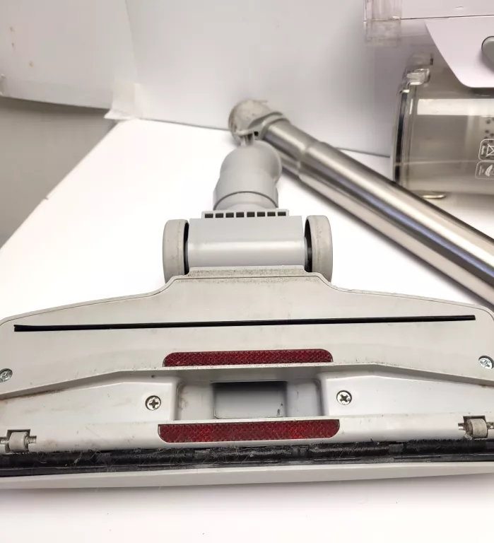 odkurzacz-pionowy-selecline-ev-ac675-400w-sklejony-tasma-ean-gtin-366525724426