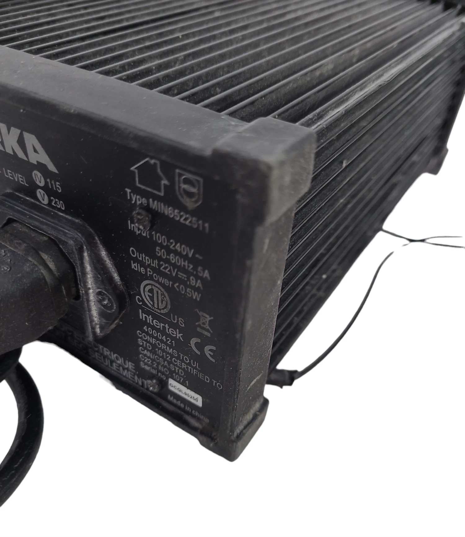 mirka-ceros-650-szlifierka-oscylacyjna-zasilacz-marka-mirka