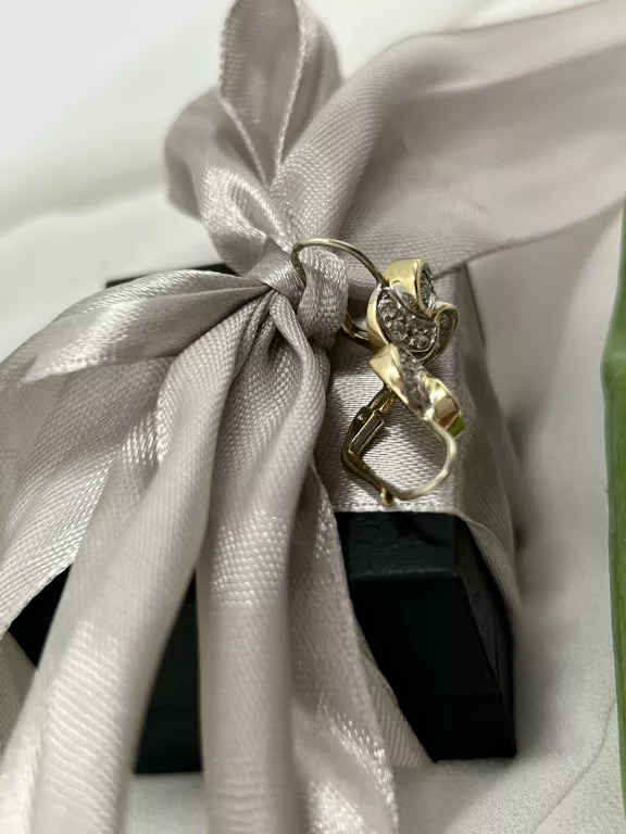 zlote-kolczyki-ang-zapiecie-falbanka-z-cyrkoniami-585-434g-rodzaj-zapiecia-angielski