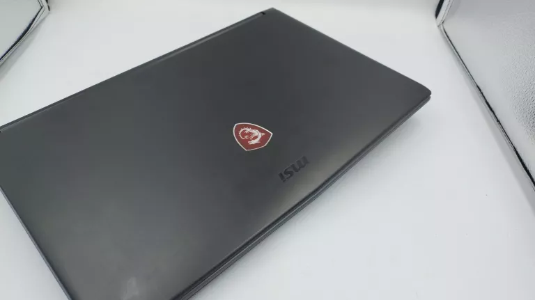 laptop-gamingowy-msi-gl62-7rd-przekatna-ekranu-1