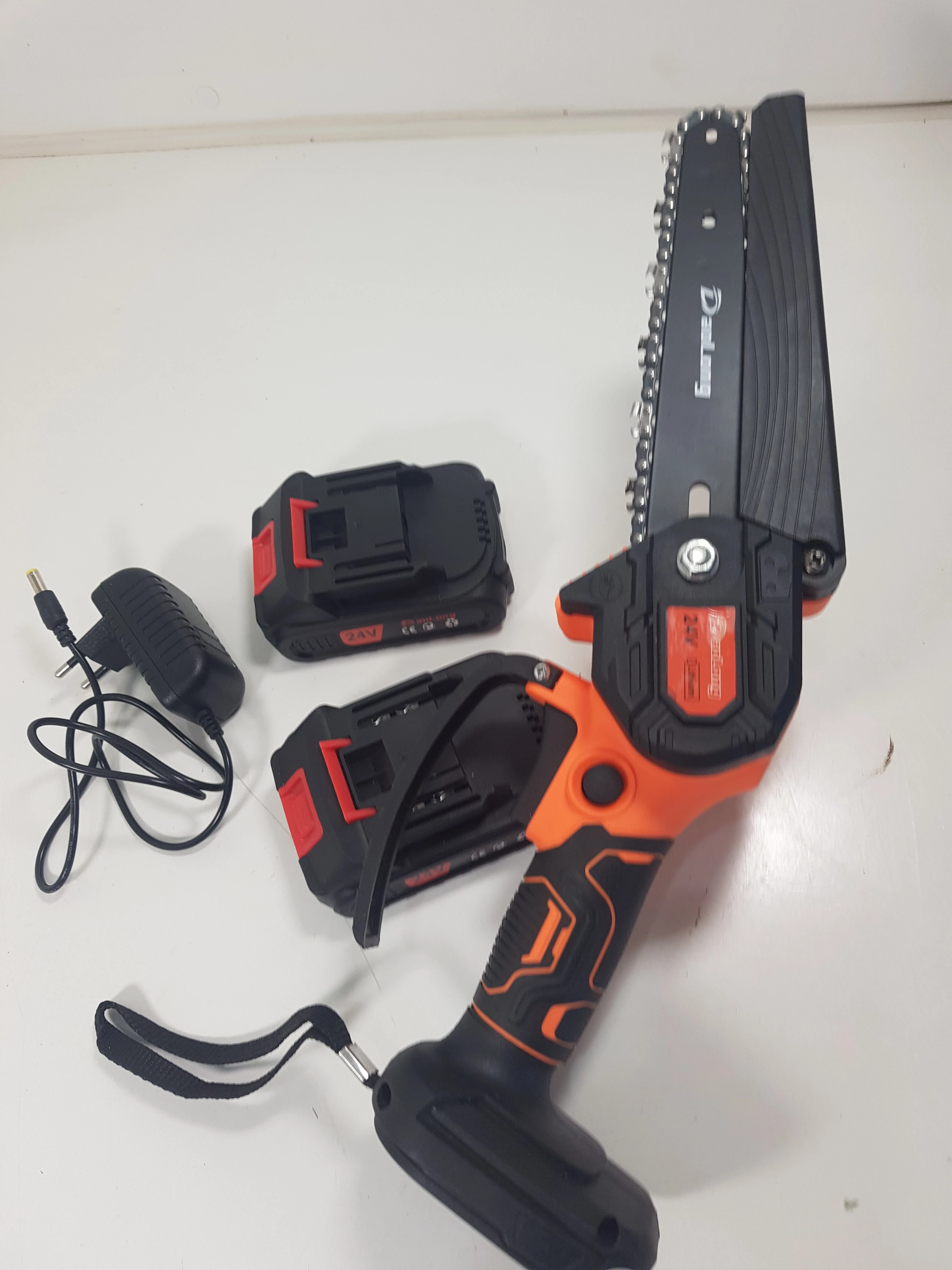 pila-pilarka-lancuchowa-akumulatorowa-przenosna-dao-long-24v-marka-zhejiang-zhongjian