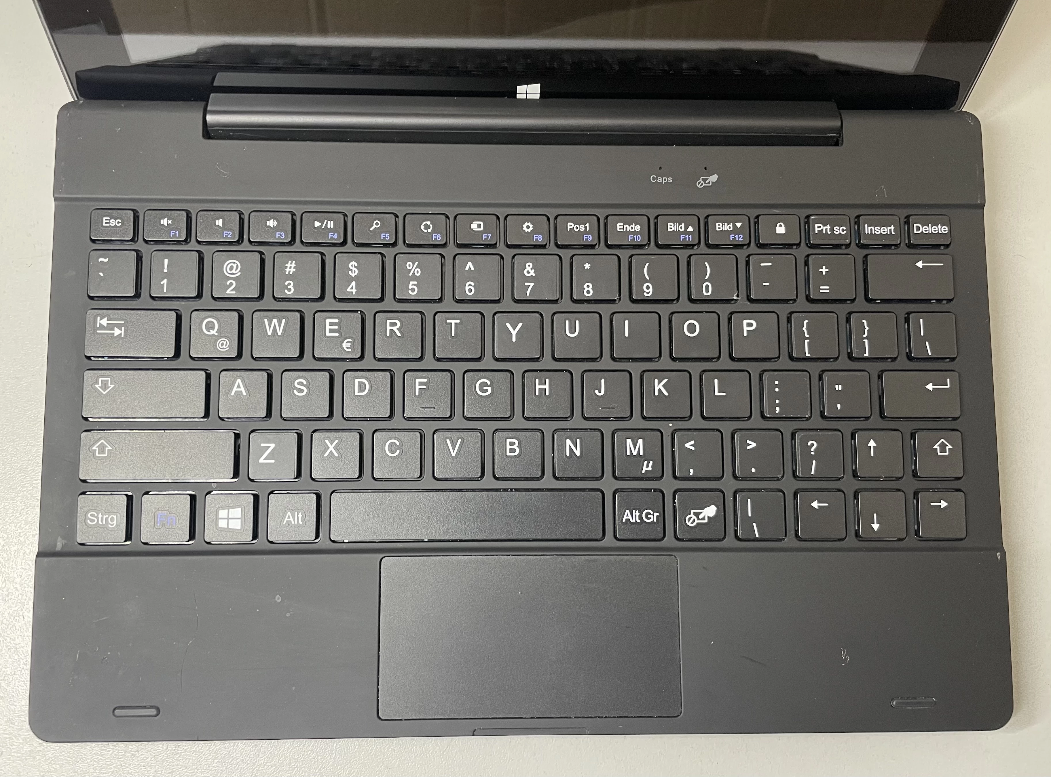 tabletnootebook-trekstor-surftab-twin-101-system-operacyjny-windows