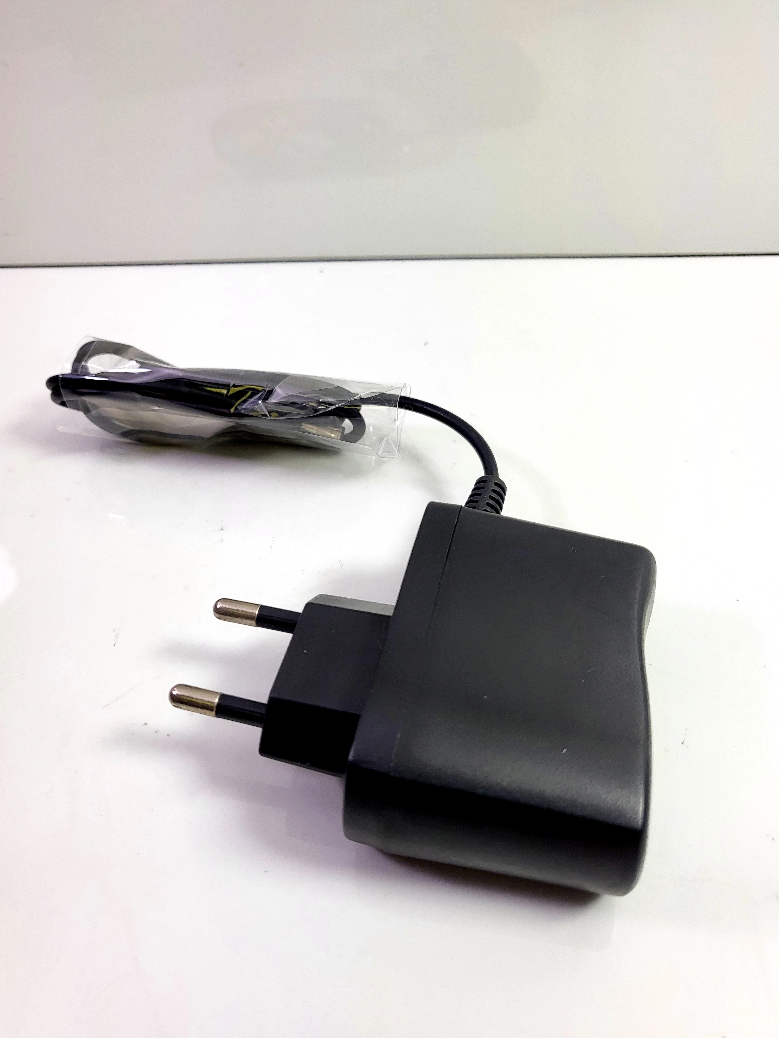 mocny-wzmacniacz-sygnalu-gsm-2g-3g-4g-lte-anteny-product-id-e4a6cd43-3d43-4417-b45a-346488ad104a