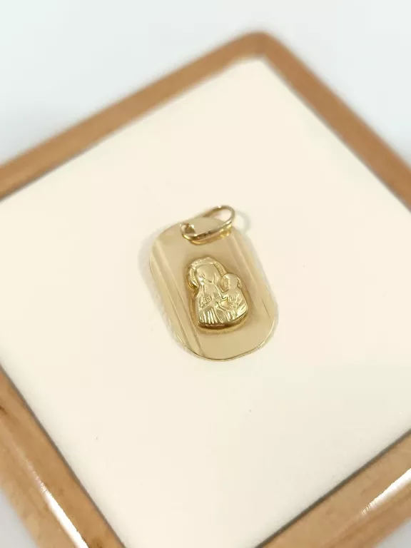 ZŁOTA ZAWIESZKA PR 585